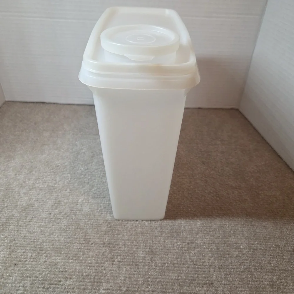 Vintage Tupperware Store-N-Pour Cereal Keeper #469 w/Pour Flip Lid #471 13 Cup